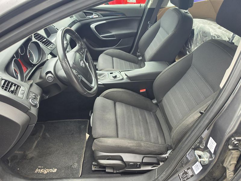 Opel Insignia 2.0CDTI Opc Line - fotka 9 z 20