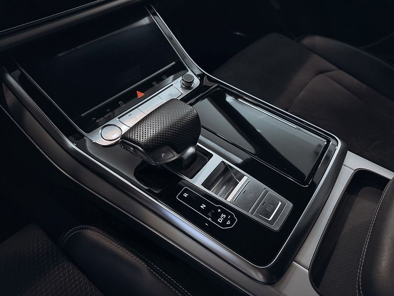 Audi Q8 50TDI S-line Quattro 210 kW - fotka 22 z 27