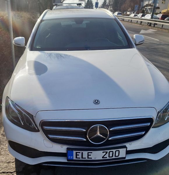 Mercedes-Benz Třídy E (2019) 300de - fotka 3 z 6