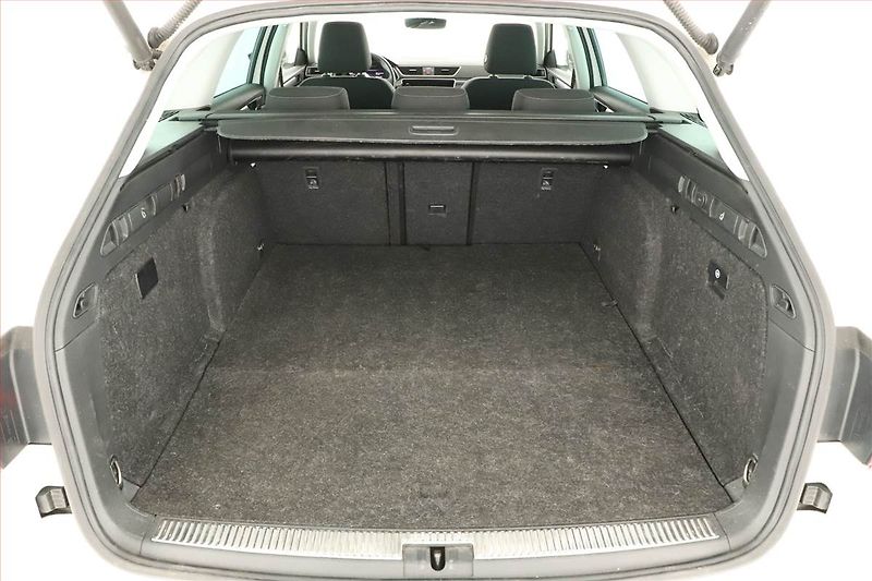 Škoda Superb (2020) iV 1.4 TSI PHEV - fotka 20 z 22