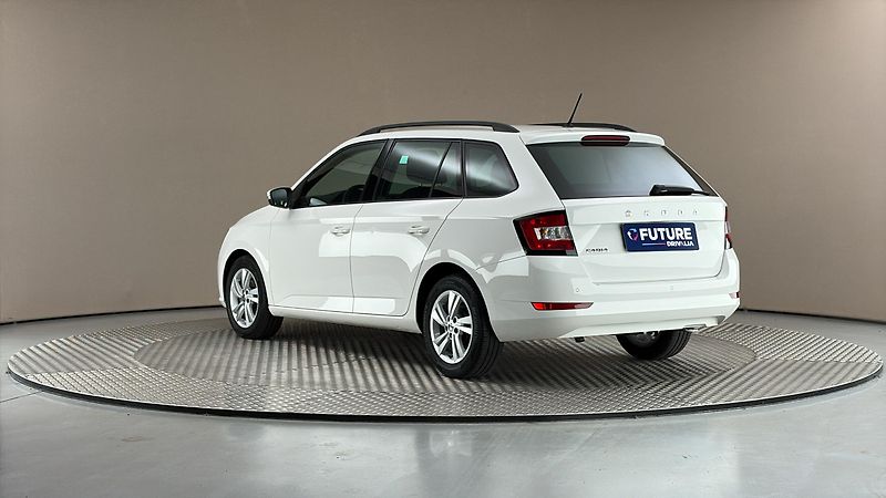 Škoda Fabia 1.0 TSI Ambition Combi - fotka 2 z 23