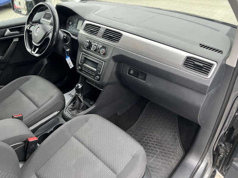 Volkswagen Caddy (2018) MAXI 2,0TDi 7 míst pěkný stav! - fotka 29 z 42