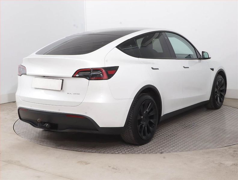 Tesla Model Y (2022) Long Range AWD 79kWh, SoH 90% - fotka 5 z 20