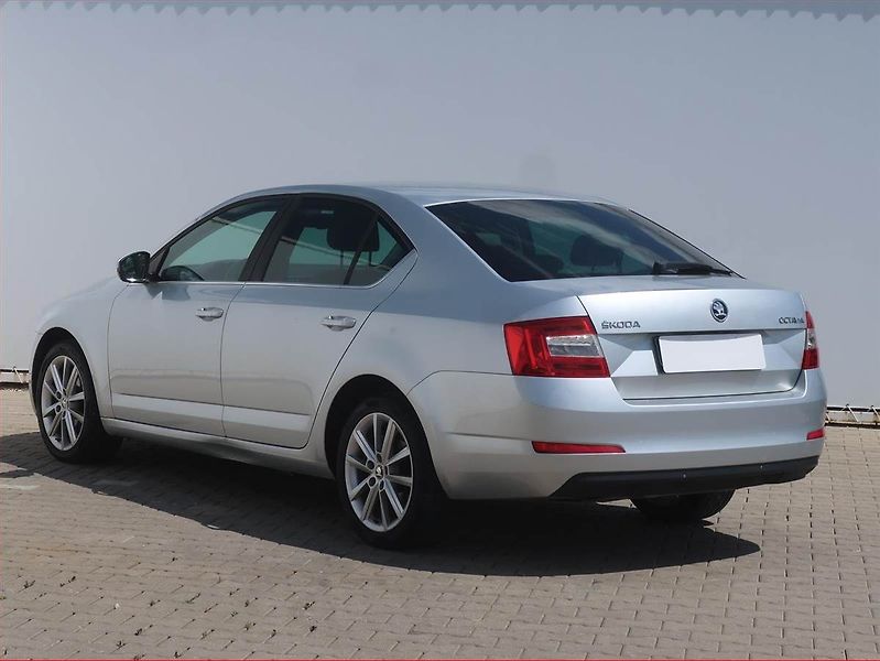 Škoda Octavia (2015) Elegance 1.6 TDI, Serv.kniha - fotka 4 z 16