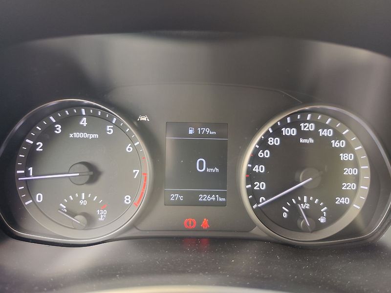 Hyundai i30 1.5i/81kW Start - fotka 13 z 25