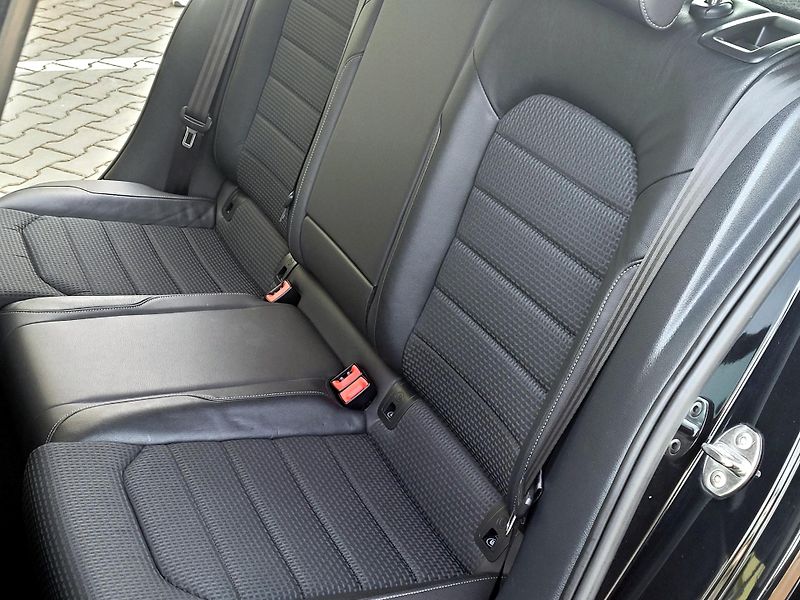 Volkswagen Golf 1,2 TSi SERV.KN*CEBIA,EA211 - fotka 19 z 39