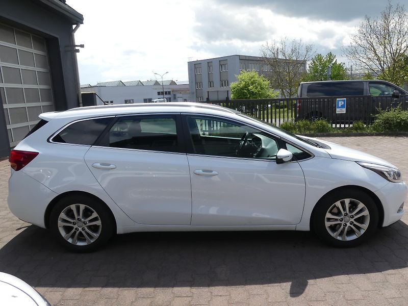 Kia Ceed (2014) 1,6 CRDi - fotka 4 z 22