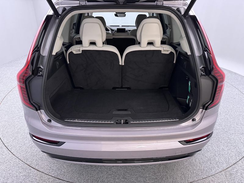 Volvo XC90 (2026) B5 AWD AUT DARK PLUS 7-míst - fotka 18 z 25