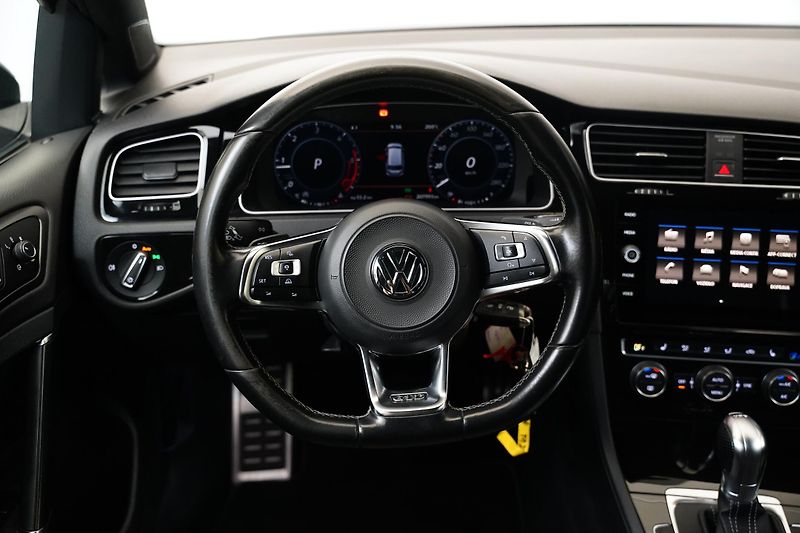 Volkswagen Golf - fotka 17 z 27