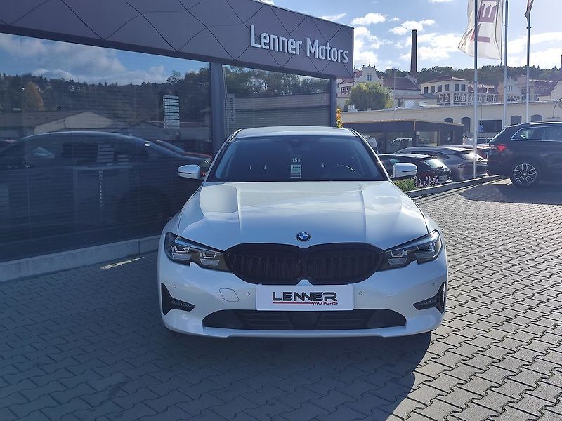 BMW Řada 3 E330/215kW Sportline AT PHEV - fotka 2 z 34