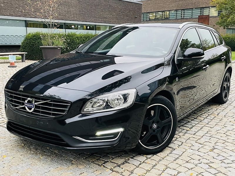 Volvo V60 2.0D 5VÁLEC AUT OCEAN RACE - fotka 2 z 41