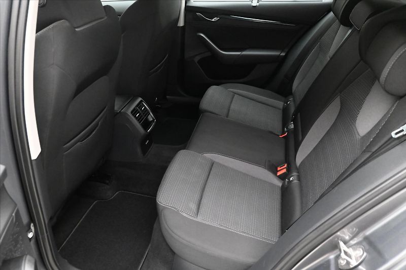Škoda Octavia 2,0 TDI 110 kW DSG STYLE Záruk - fotka 14 z 31