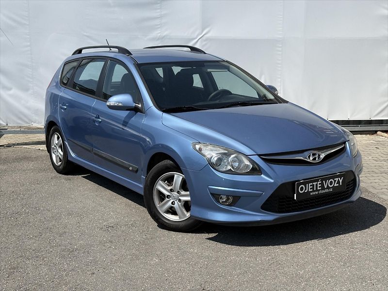 Hyundai i30 1,4 Trikolor - fotka 3 z 11