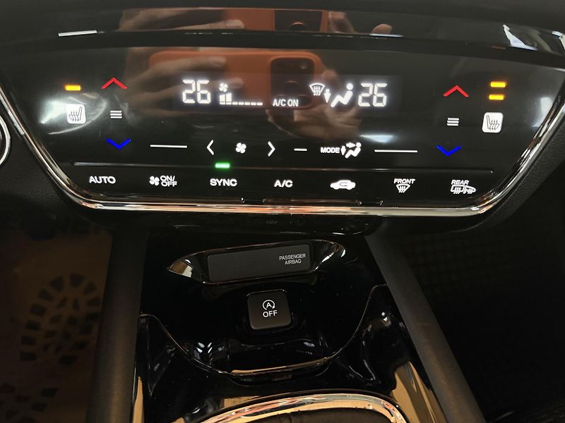 Honda HR-V 1.6 i-DTEC Executive - fotka 17 z 25