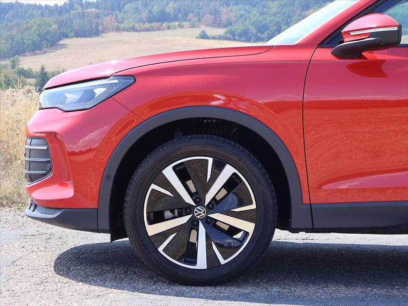 Volkswagen Tiguan 1,5 eTSI 110kW mHEV DSG CZ DPH - fotka 31 z 38