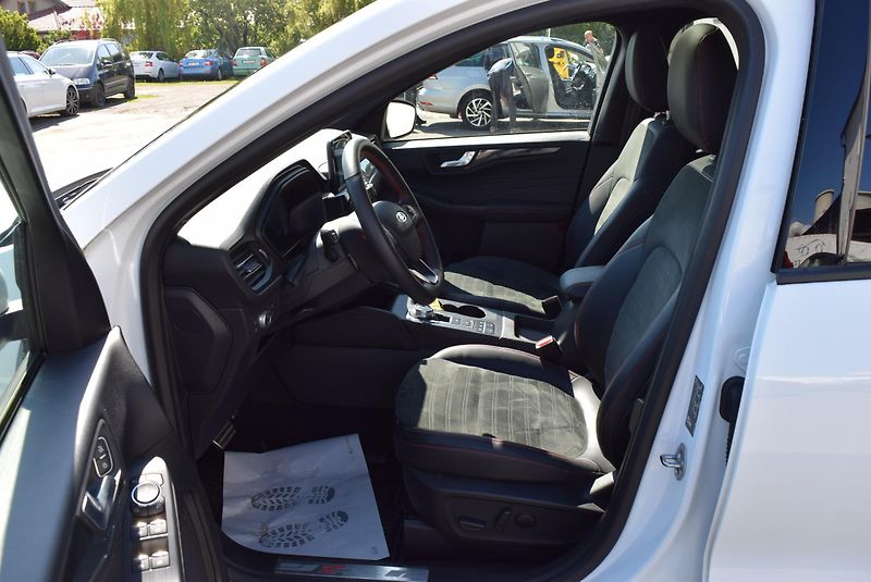 Ford Kuga (2022) 2.5 DURATEC PHEV 112kw e-CVT - fotka 24 z 50