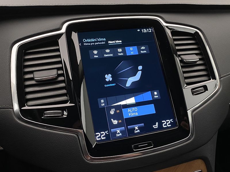 Volvo XC90 B5 AWD INSCRIPTION REZERVACE - fotka 45 z 49