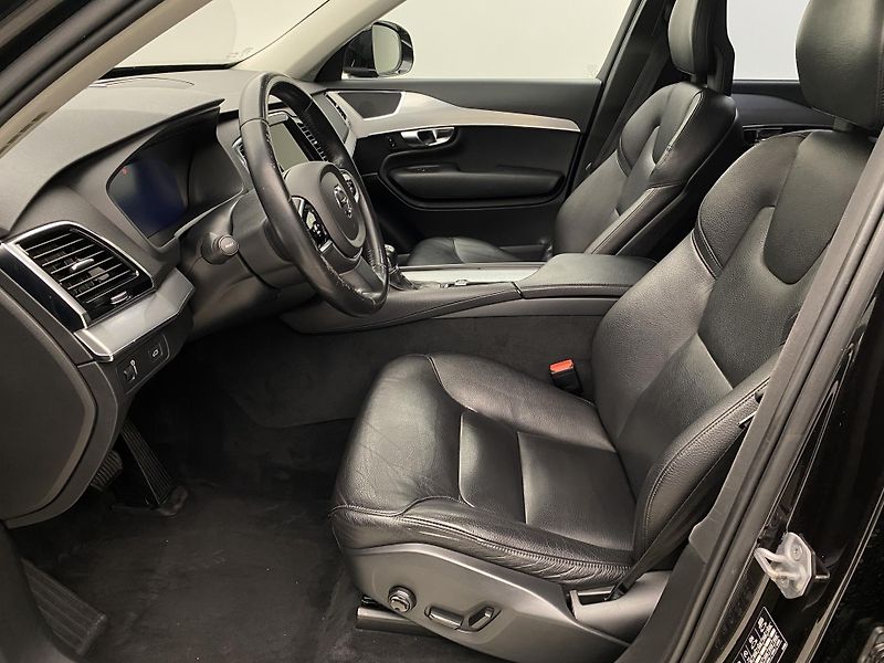 Volvo XC90 D5 AWD MOMENTUM AUT REZERVACE - fotka 3 z 46