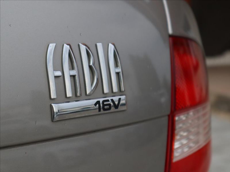 Škoda Fabia 1,4 16V Ambiente Klima - fotka 22 z 38