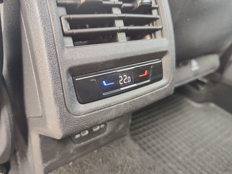 Volkswagen Golf 1.5 TSI/96kW Style - fotka 12 z 29