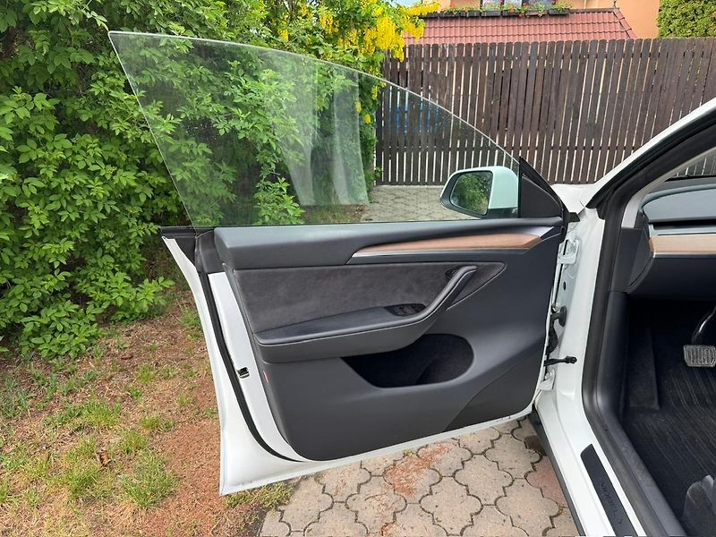 Tesla Model Y PODĚBRADY LR DM   91% - fotka 33 z 44