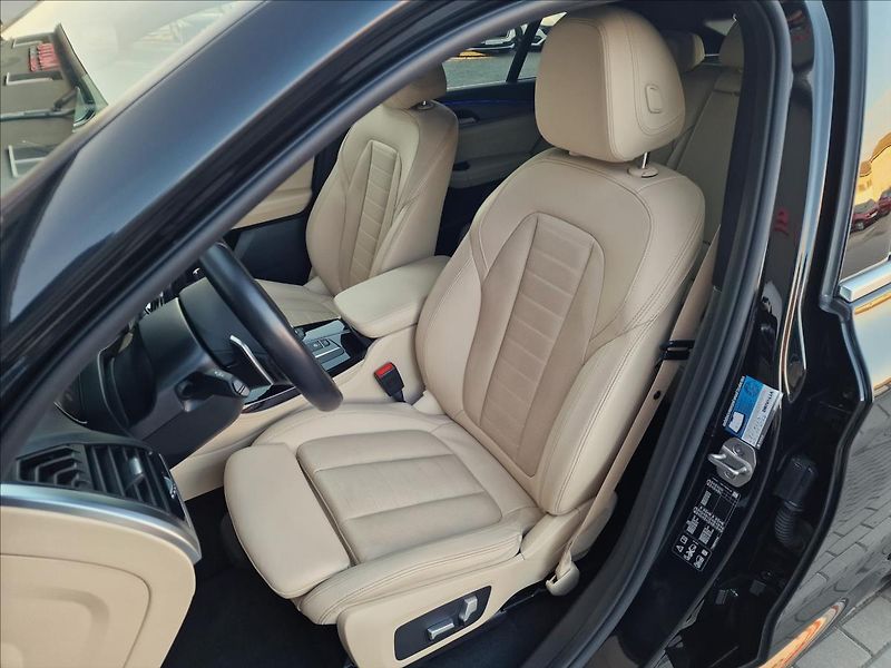 BMW X4 30d Xdrive M Sport, ČR,1.Maj. - fotka 36 z 50