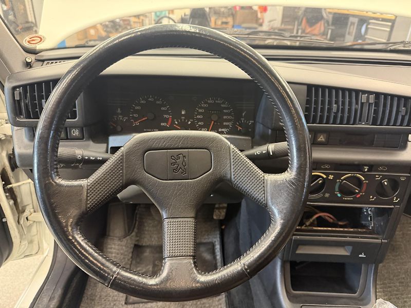 Peugeot 405 Mi16X4  - fotka 10 z 16
