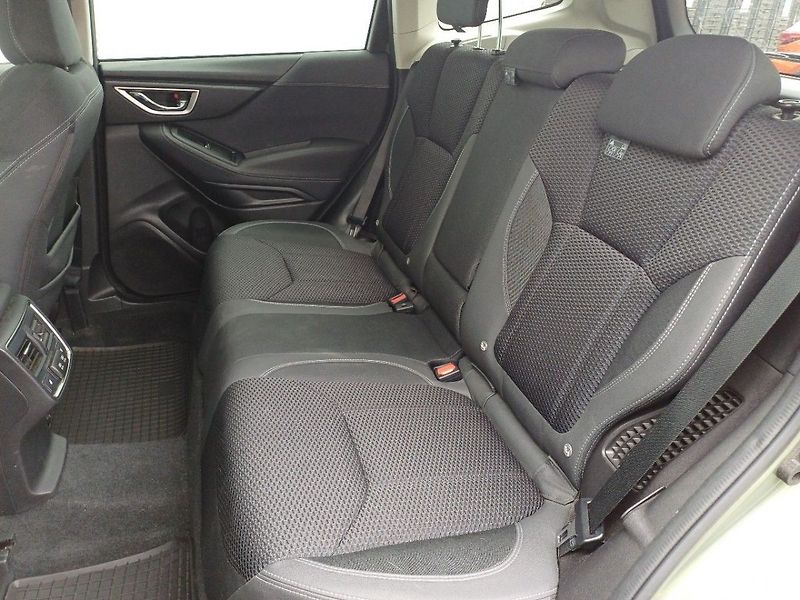 Subaru Forester COMFORT e-Boxer FB 20 110 kW C - fotka 20 z 28