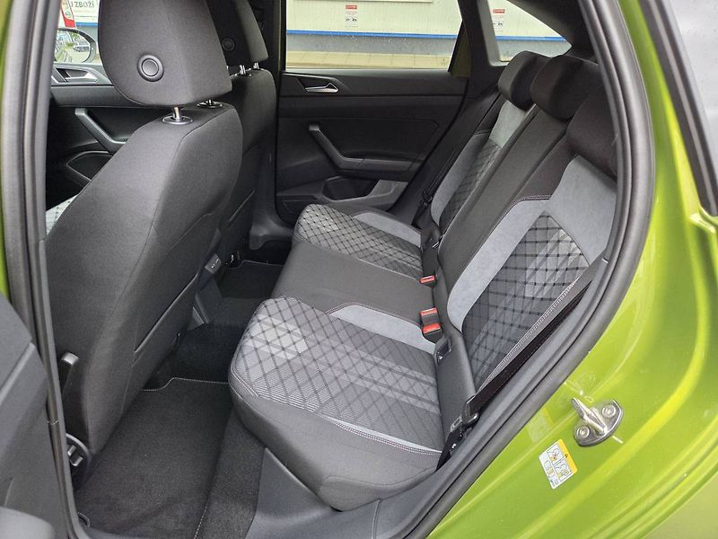 Volkswagen Taigo (2025) 1.5 TSI DSG R-Line - fotka 38 z 46