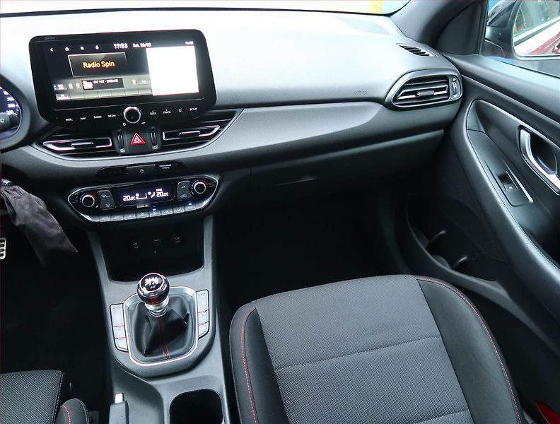 Hyundai i30 (2021) N-Line 1.5 T-GDI MHEV - fotka 8 z 14