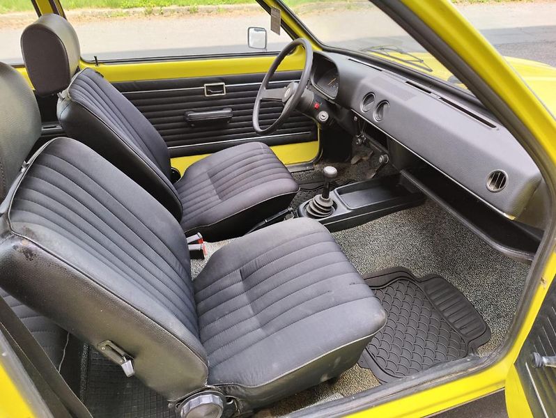 Opel Kadett - C  původní stav - fotka 15 z 20
