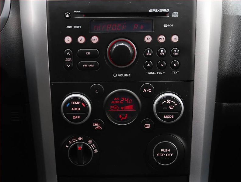 Suzuki Grand Vitara (2012) 2.4 VVT, LPG, 4X4, Serv.kniha - fotka 12 z 17