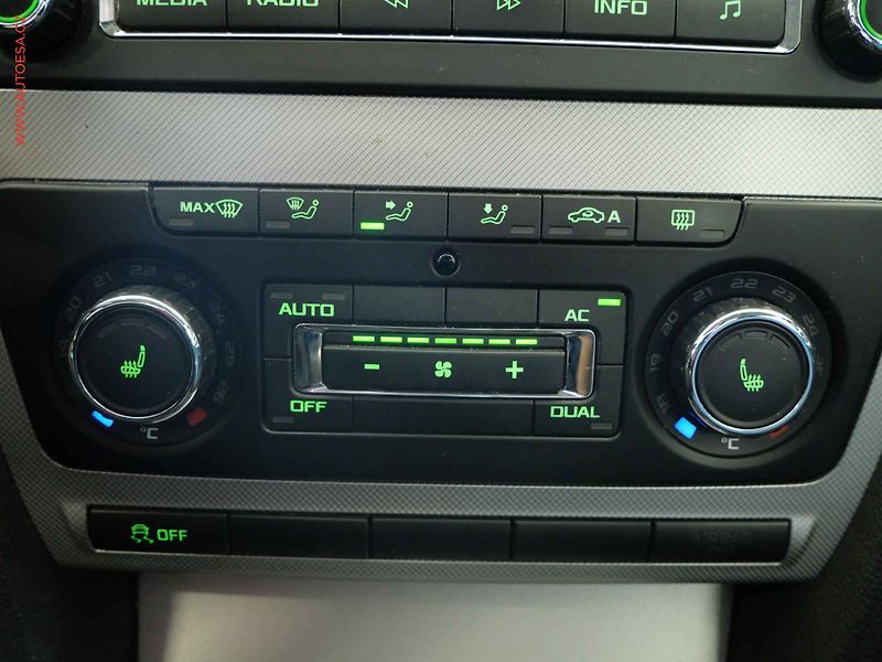 Škoda Octavia (2010) 2.0TDI, ČR, Klima - fotka 17 z 21
