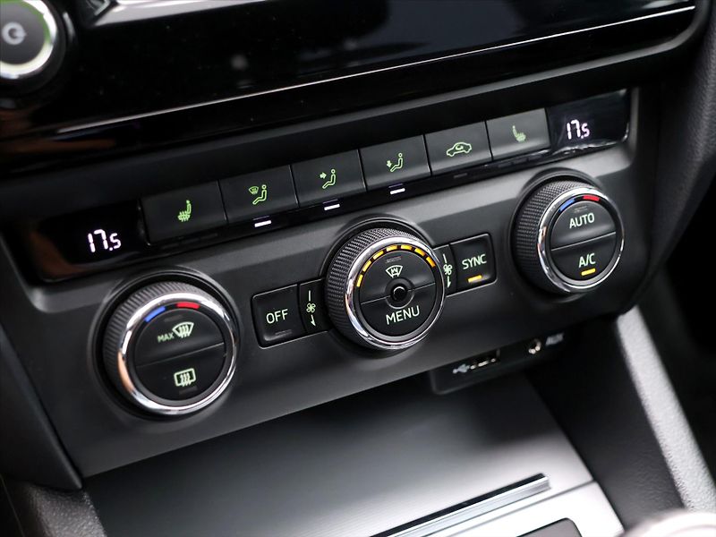 Škoda Octavia 2,0 TDI 110kW Style CZ - fotka 21 z 29