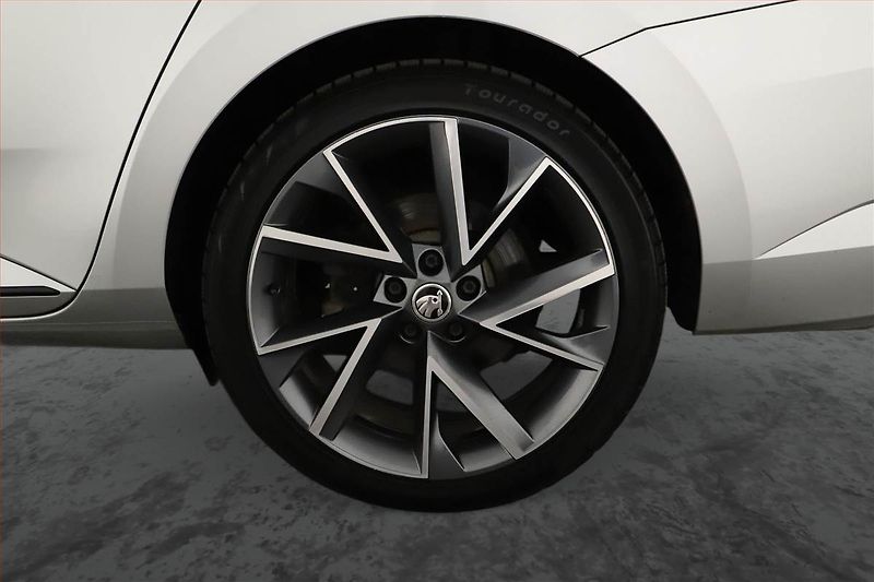 Škoda Superb (2020) Sportline iV 1.4 TSI PHEV - fotka 12 z 31