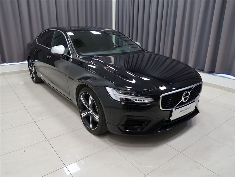 Volvo S90 2,0 T8 TWINENGINE AWD R-DESIGN - fotka 4 z 52