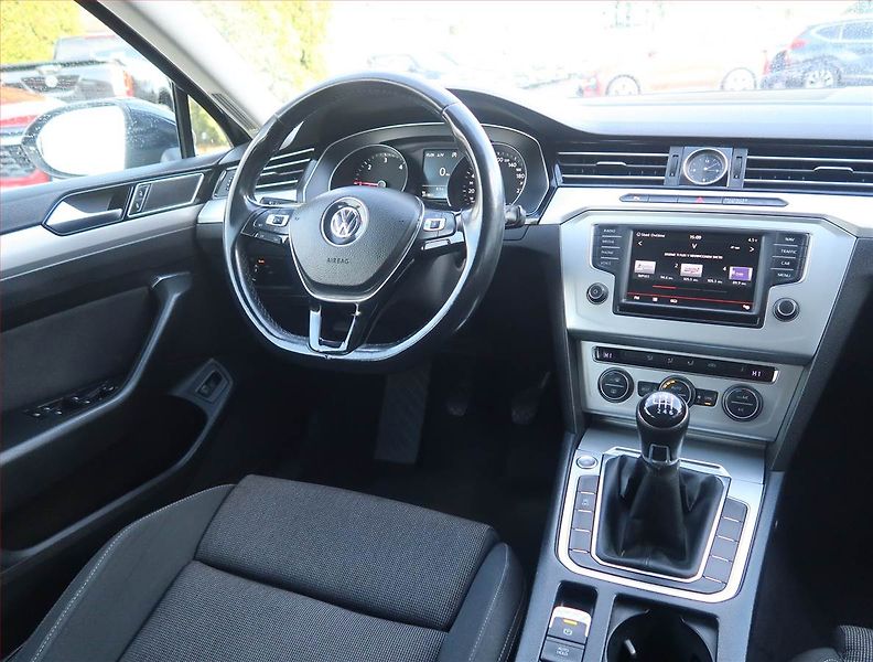Volkswagen Passat (2015) Comfortline 1.6 TDI, Navi - fotka 7 z 15