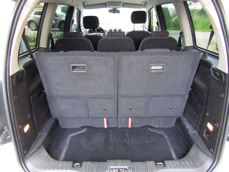 Ford Galaxy (2013) 1.6 TDCi  ZIMNÍ + LETNÍ PNEU - fotka 22 z 34