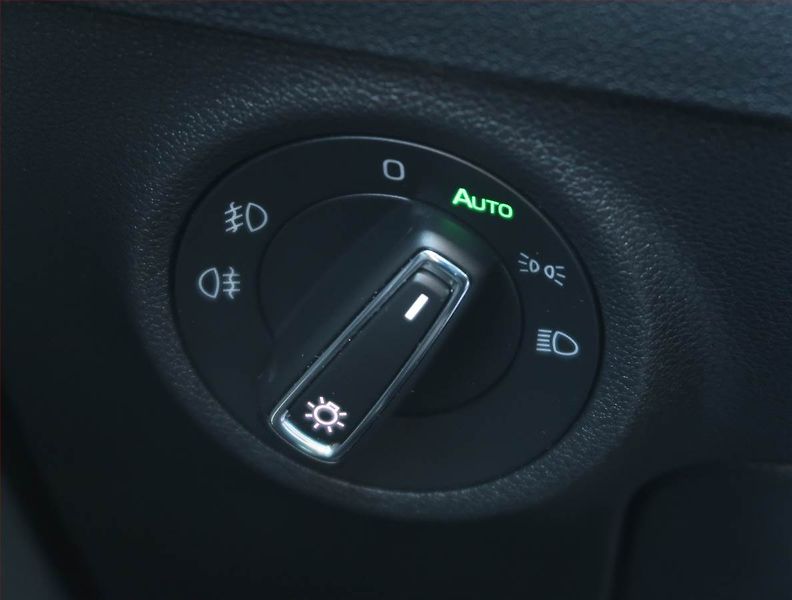 Škoda Karoq (2023) Ambition Plus 2.0 TDI, 4X4,DSG - fotka 20 z 25