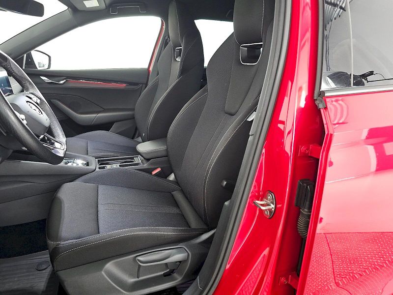 Škoda Octavia (2022) 2.0TSi 140kW 4x4 DSG SPORTLINE - fotka 7 z 30