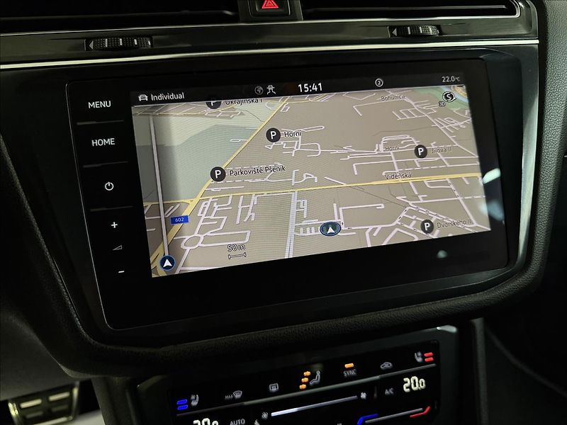 Volkswagen Tiguan Allspace R-LINE 180kW DCC H&K HUD PANO - fotka 19 z 50