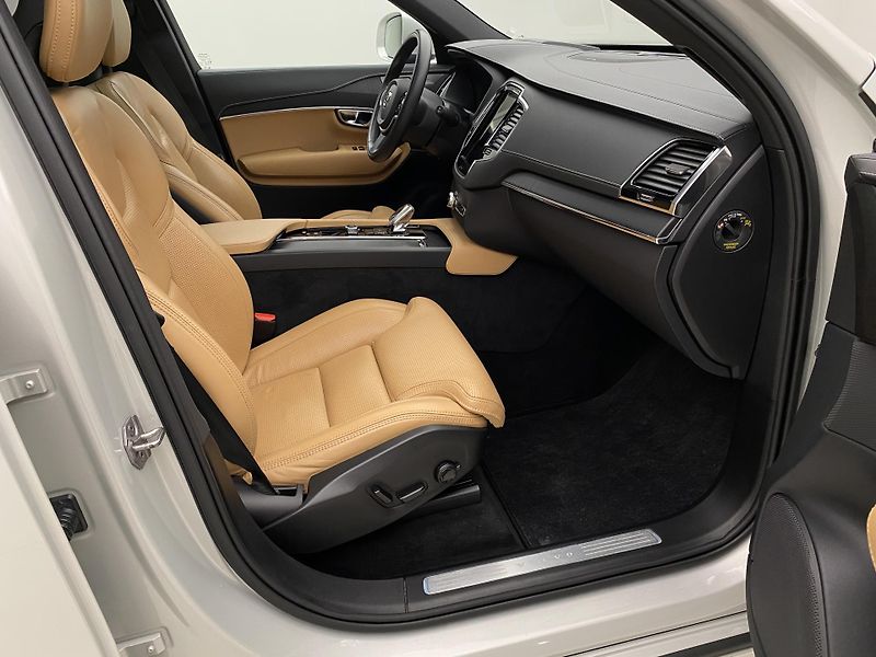 Volvo XC90 B6 AWD INSCRIPTION AUT CZ 7m - fotka 24 z 55