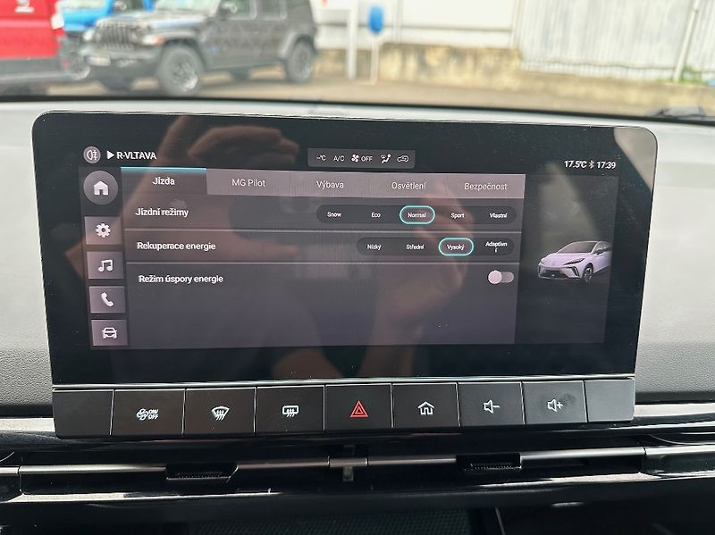 MG MG4 (2023) Electric Elegance (64 kWh) - fotka 25 z 37