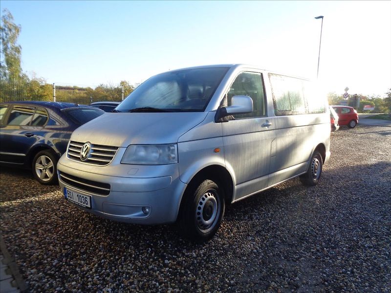 Volkswagen Caravelle 2,5 - fotka 2 z 3