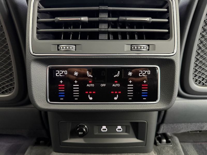 Audi Q8 50TDI QUATTRO S-LINE, WEBASTO, - fotka 34 z 38