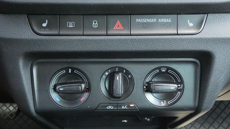 Škoda Octavia Combi 2,0 TDI DSG Style 110 kW - fotka 16 z 25