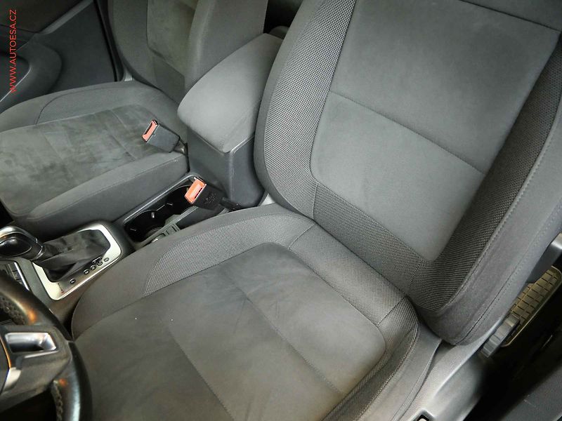 Volkswagen Tiguan (2012) 2.0TDi 4x4, DSG, navi, xenon - fotka 9 z 19