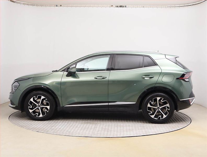 Kia Sportage (2023) 1.6 T-GDI MHEV - fotka 3 z 26