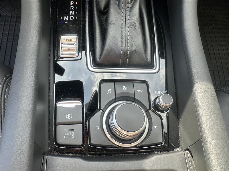 Mazda 6 2,5 i G194 A/T REVOLUTION TOP - fotka 31 z 32