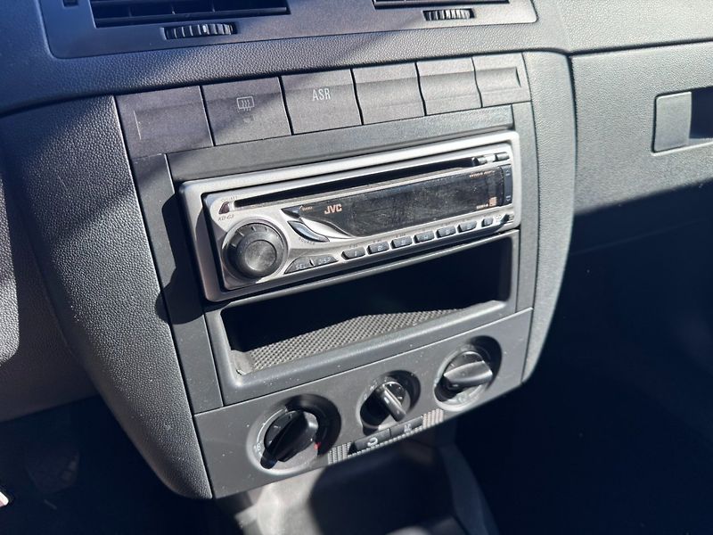 Škoda Fabia (2006) 1,4i 55 KW KILOMETRY STK - fotka 24 z 40